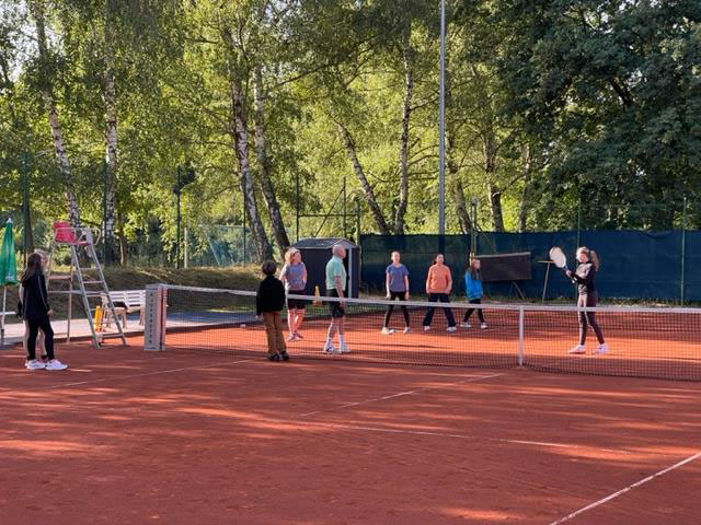 Tennis-Schnuppertraining 2023 Schüler des Dr.-Wilhelm-André-Gymnasium beim Tennisclub Chemnitz-Altendorf e.V.