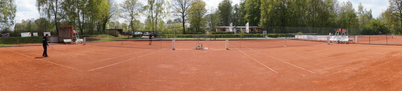 Panoramaansicht Tennisplatz und Clubhaus – Tennisclub Chemnitz-Altendorf e.V.